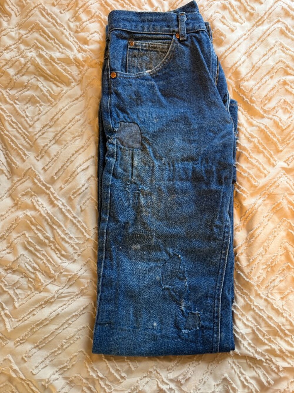 Vintage 80s or 90s Lee Jeans - Distressed/Thrashed - Made in USA - 32 x 34 - Picture 3 of 8